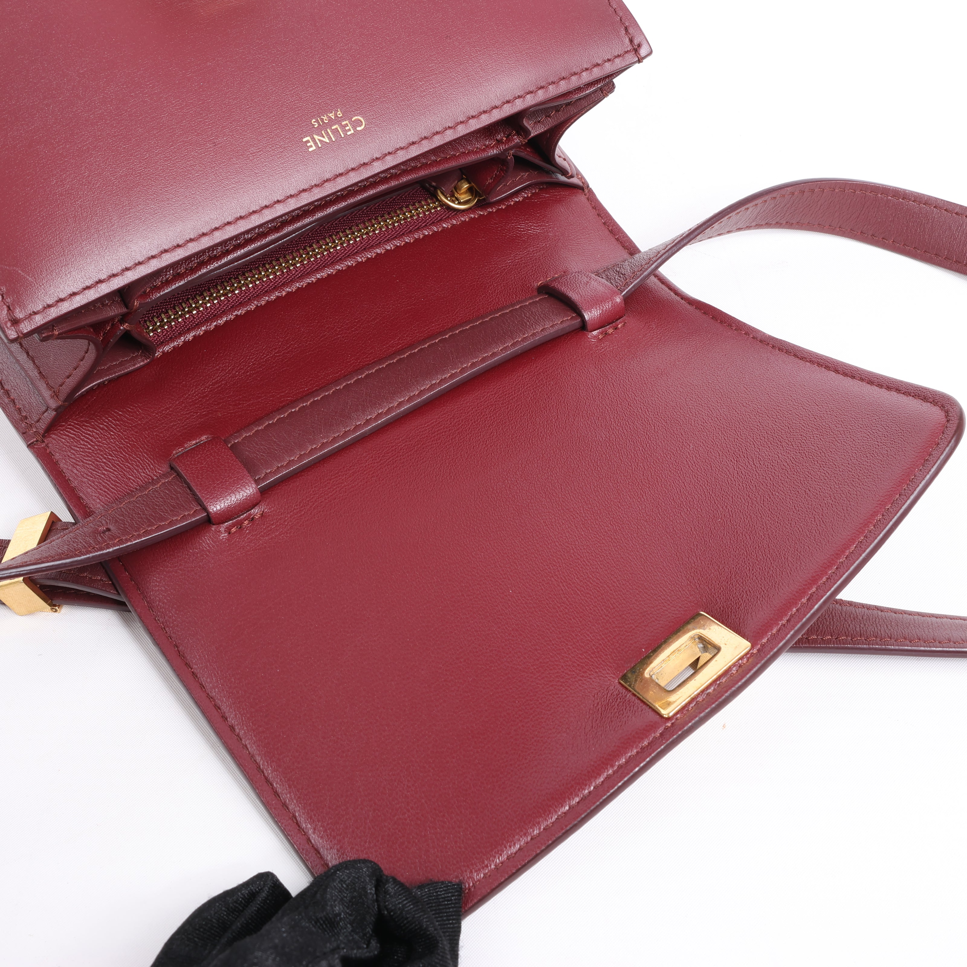 Bolso de hombro pequeño de piel Celine Classic Box en color burdeos