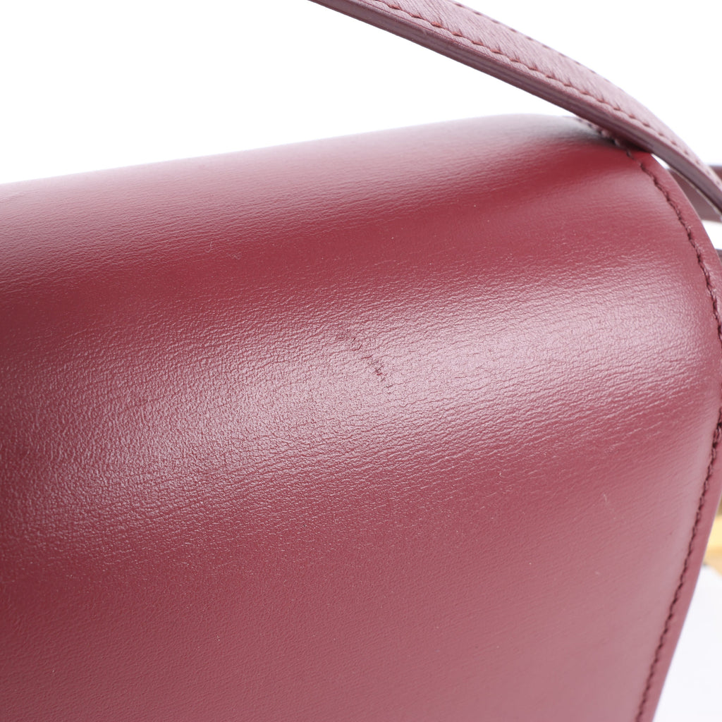Bolso de hombro pequeño de piel Celine Classic Box en color burdeos