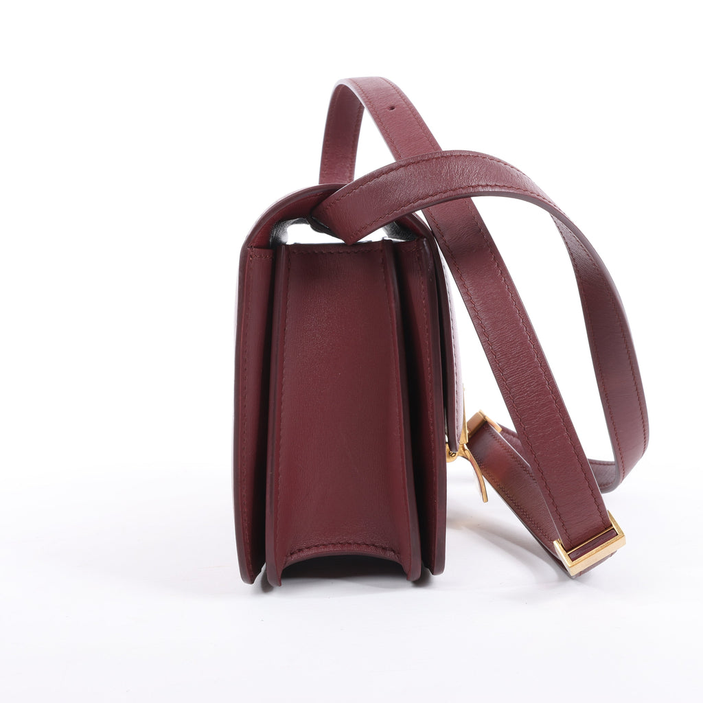 Bolso de hombro pequeño de piel Celine Classic Box en color burdeos