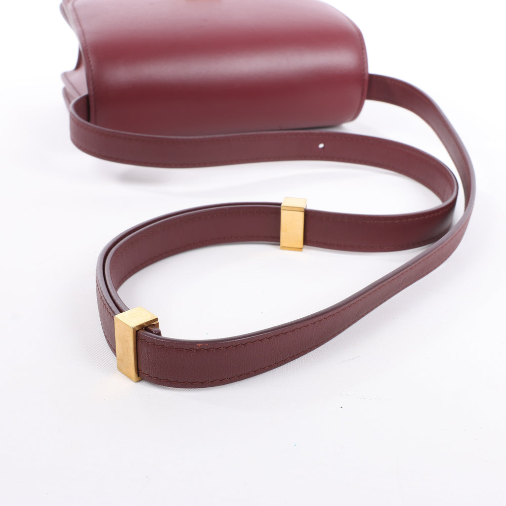 Bolso de hombro pequeño de piel Celine Classic Box en color burdeos