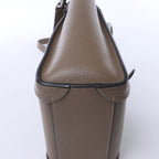 Bolso de mano CELINE Nano Luggage de piel bidireccional en color grisáceo