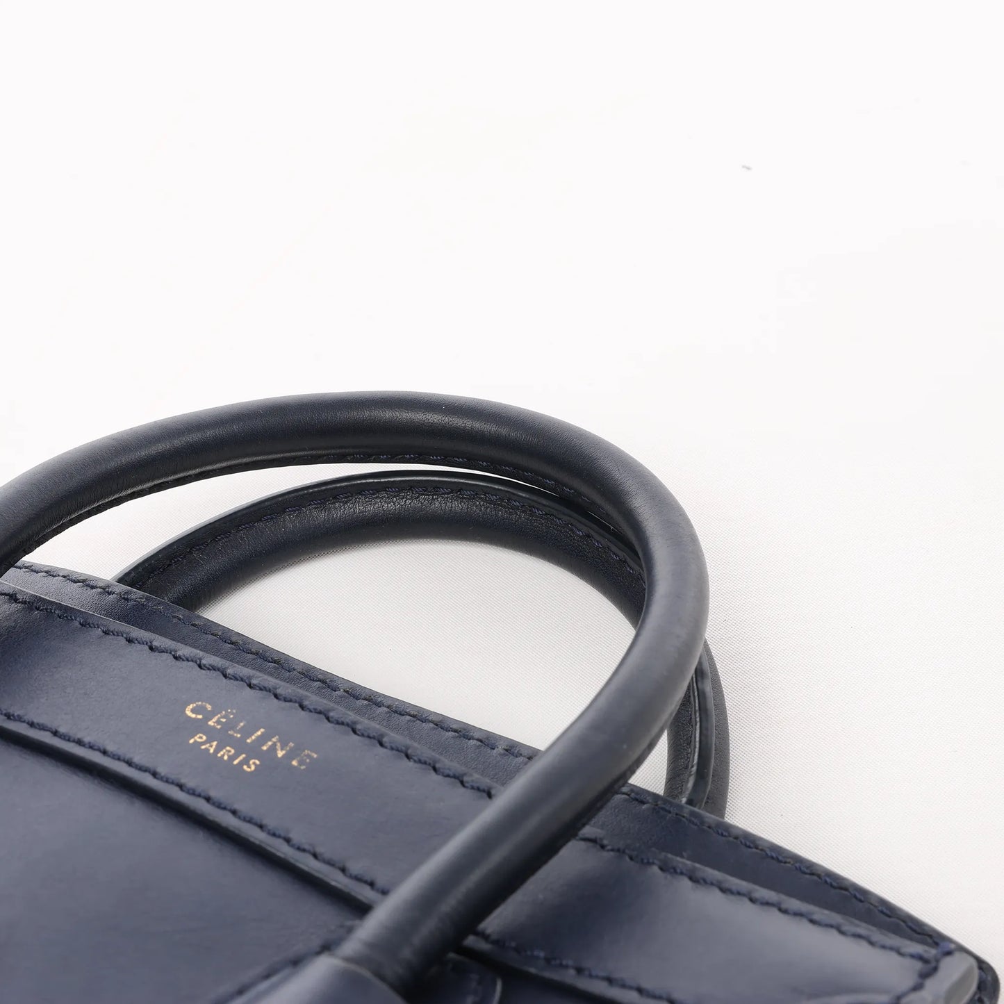 Sac à main double usage en cuir CELINE Nano Luggage bleu marine