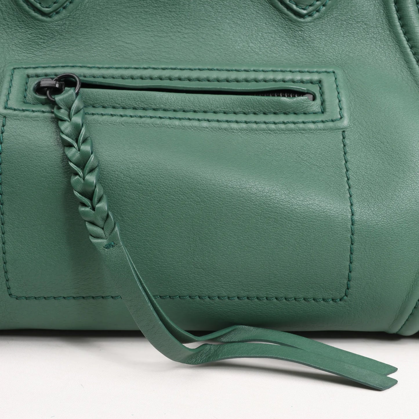 CELINE Luggage Phantom Small Leather Handbag in Green