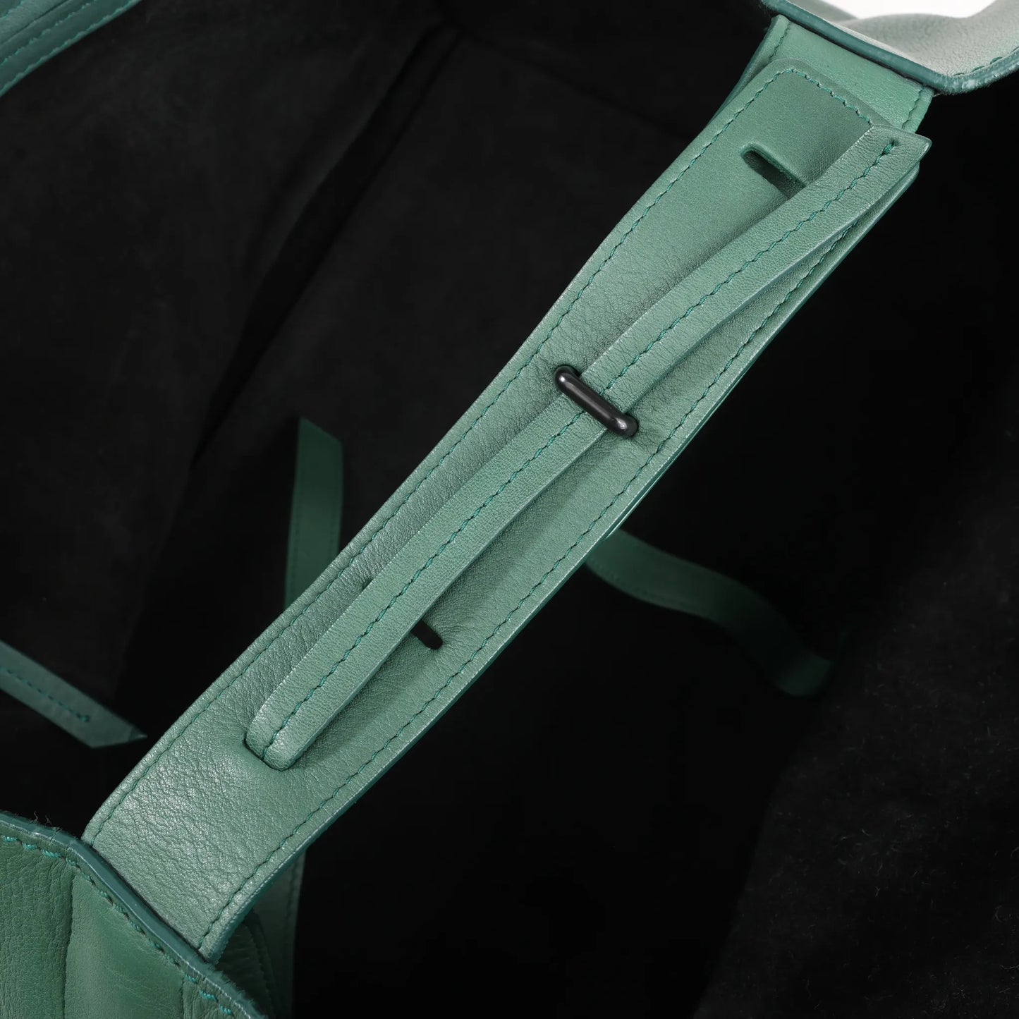 CELINE Luggage Phantom Small Leather Handbag in Green