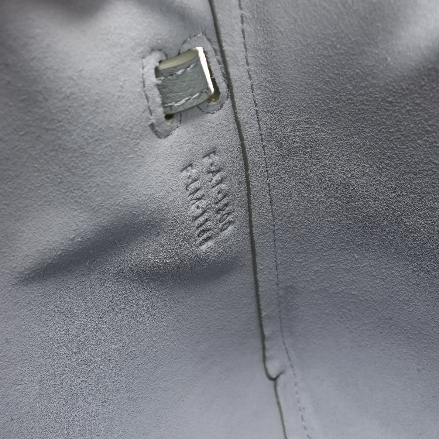 Sac ceinture CELINE en cuir grainé Nano 2 voies bleu