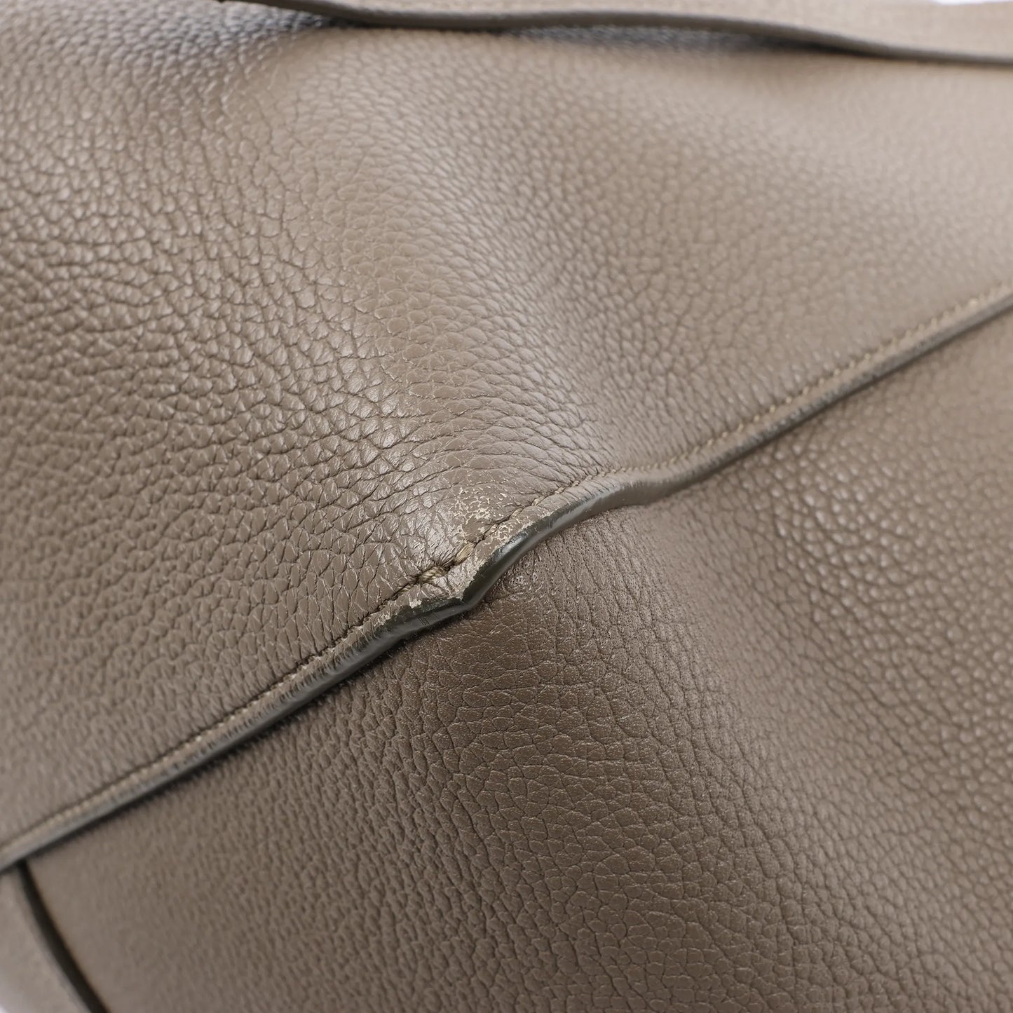 Petit sac à bandoulière en cuir Cabas Phantom de Céline, couleur taupe