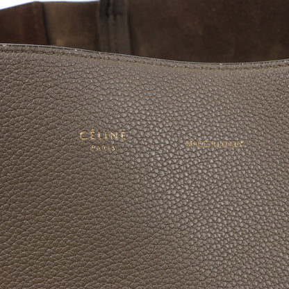 Petit sac à bandoulière en cuir Cabas Phantom de Céline, couleur taupe