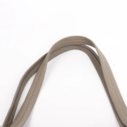 Petit sac à bandoulière en cuir Cabas Phantom de Céline, couleur taupe