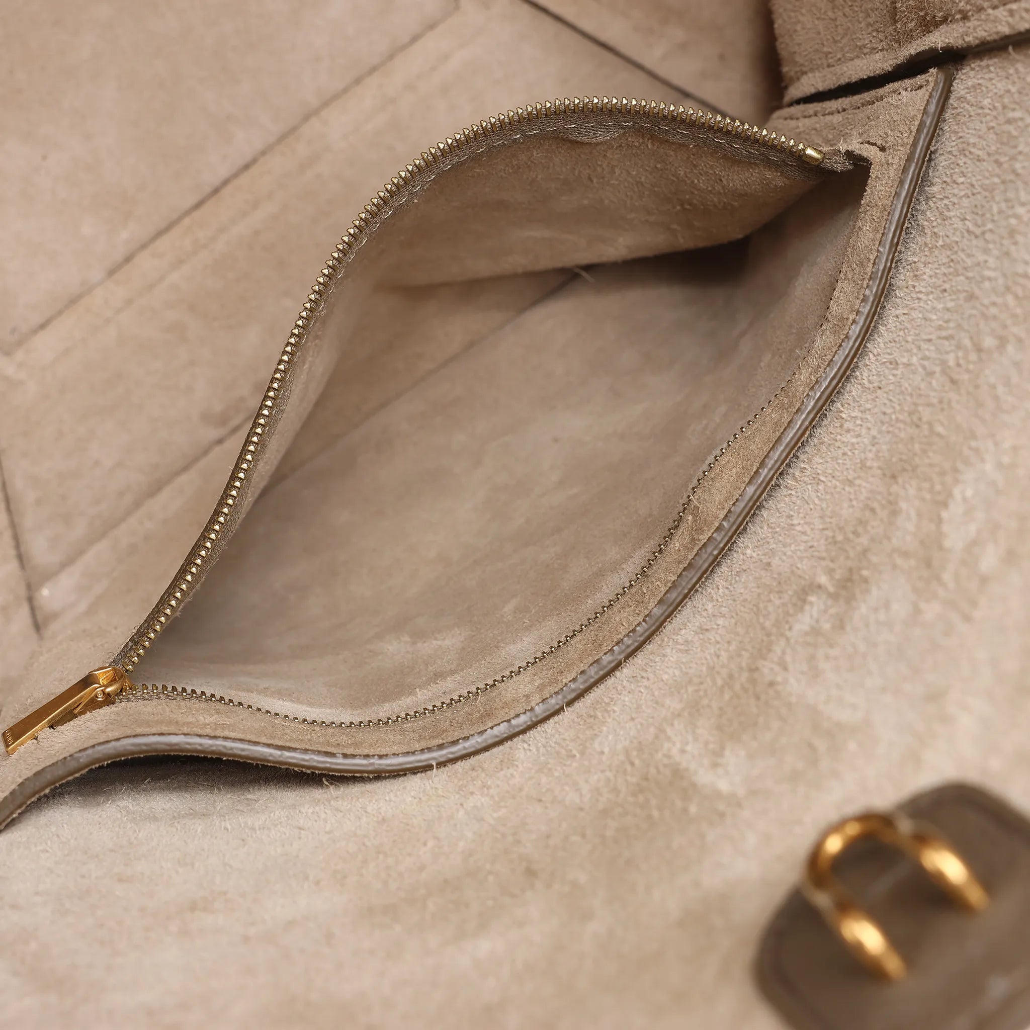 CELINE Seau Sangle Bucket Leather Shoulder Bag in Greige