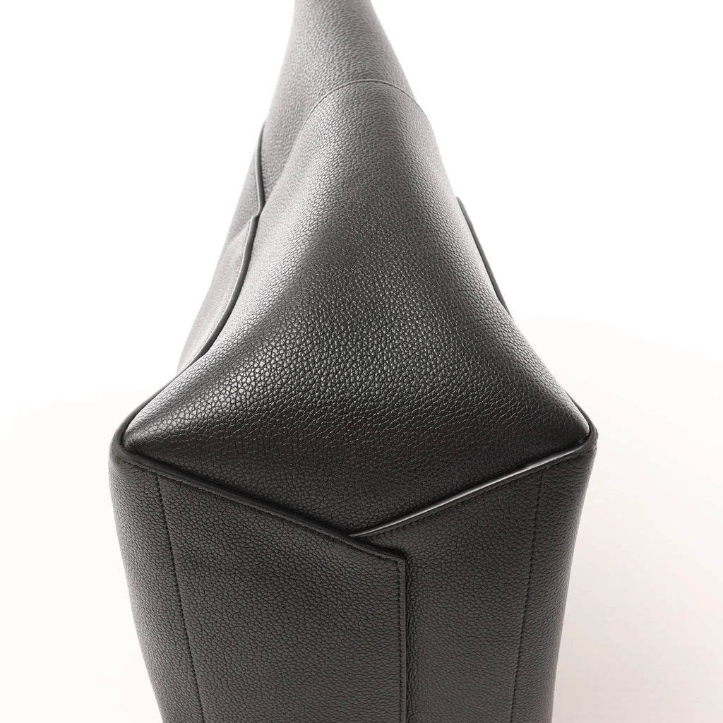 CELINE Seau Sangle Bucket Leather Shoulder Bag in Black