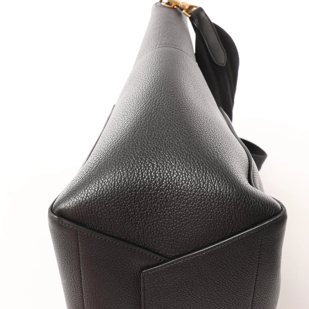 CELINE Seau Sangle Bucket Leather Shoulder Bag in Black