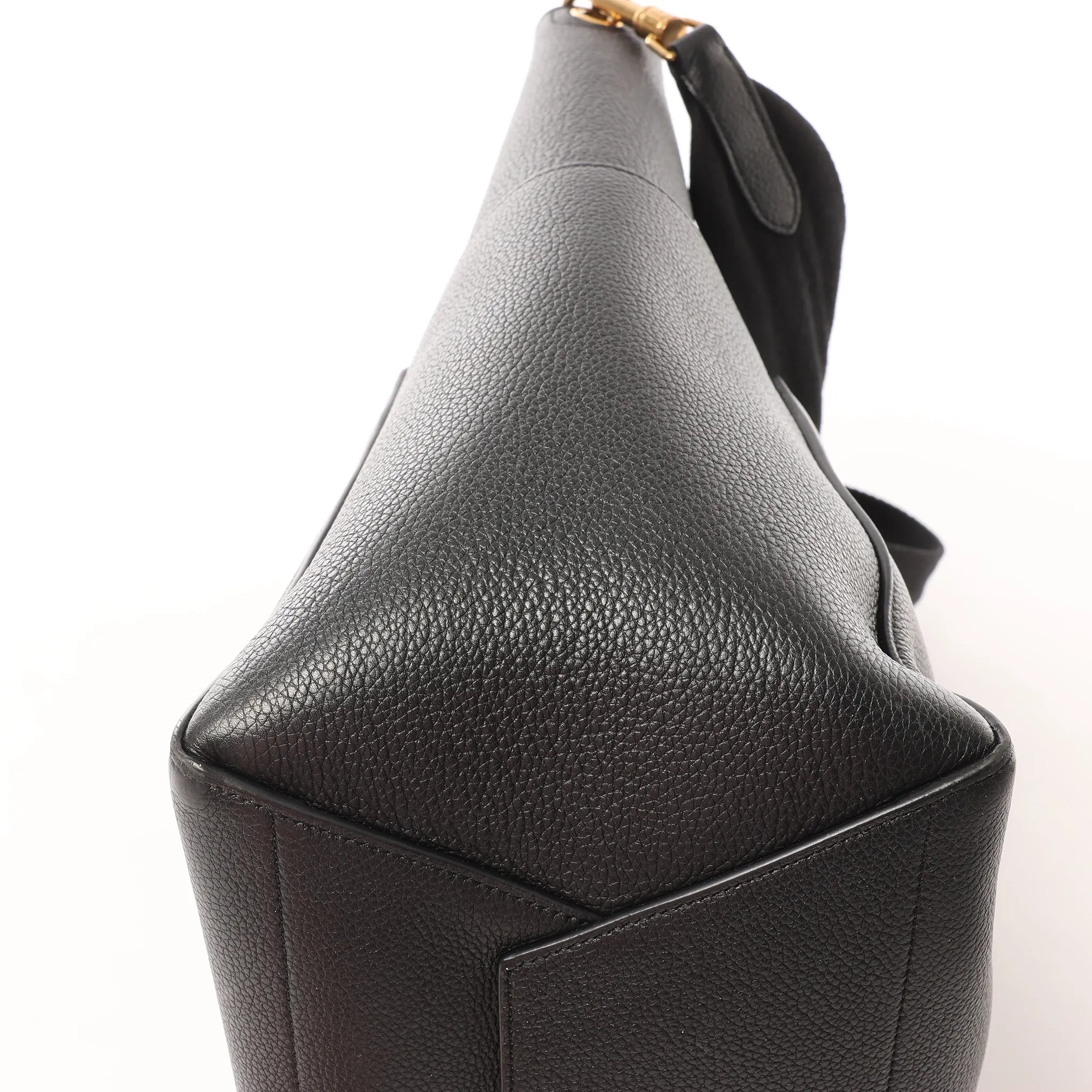 CELINE Seau Sangle Bucket Leather Shoulder Bag in Black