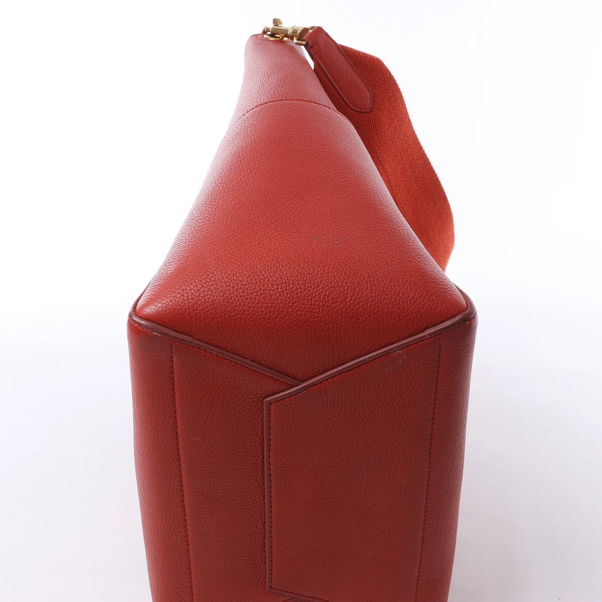 CELINE Seau Sangle Bucket Leather Shoulder Bag in Red
