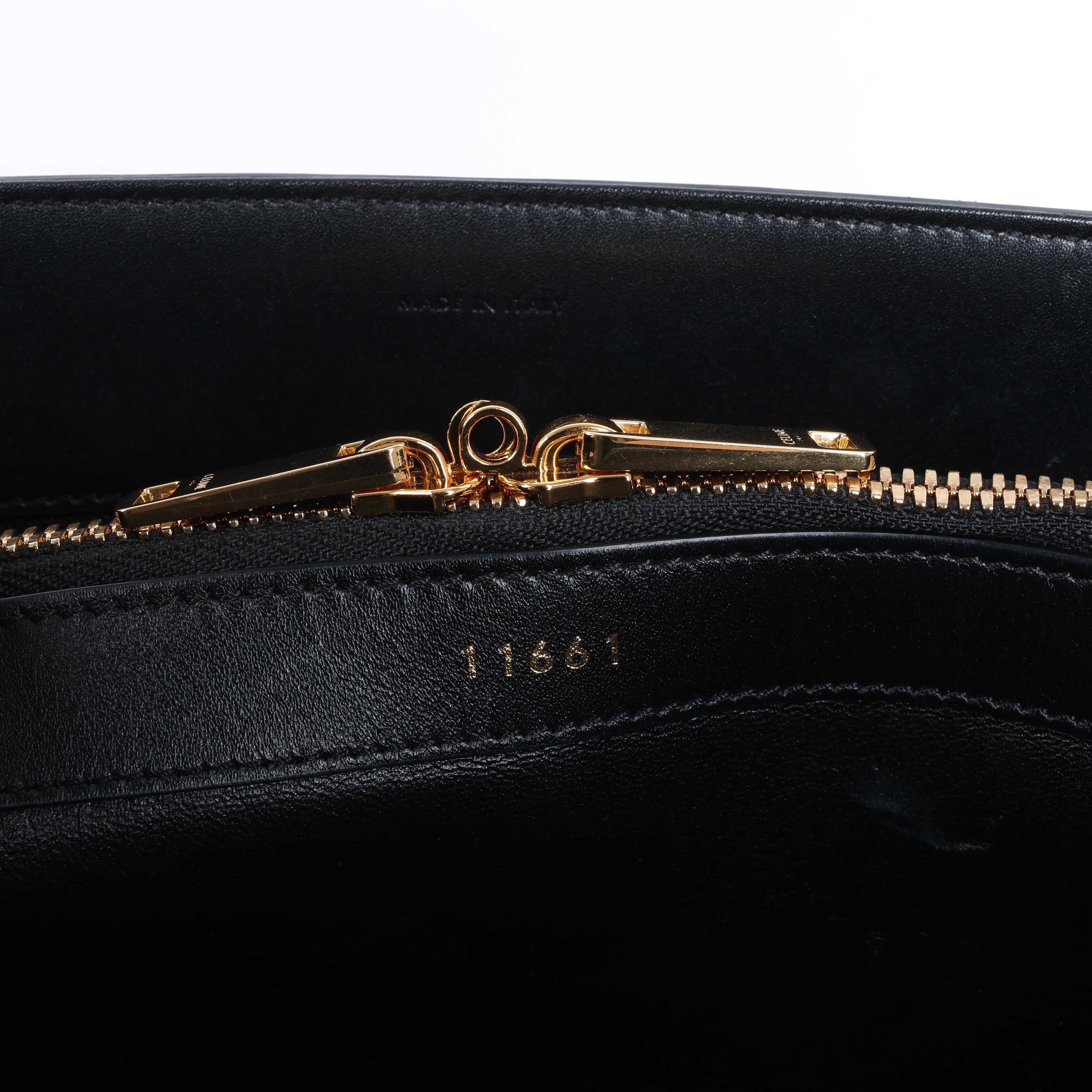 Celine Sac 16 Smooth Leather Medium 2Way Handbag in Black