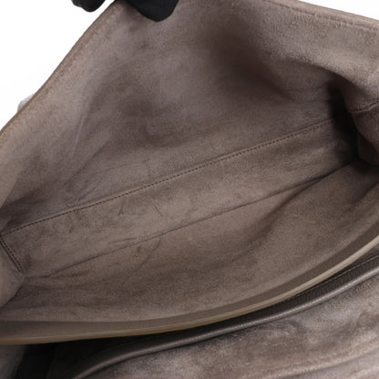 Celine Sac 16 Mittelgroße Handtasche aus genarbtem Leder in Grau