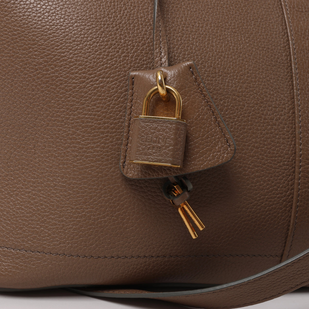 Bolso Celine Vertical Mini Hippopotamus de lona y piel de dos vías, beige y marrón