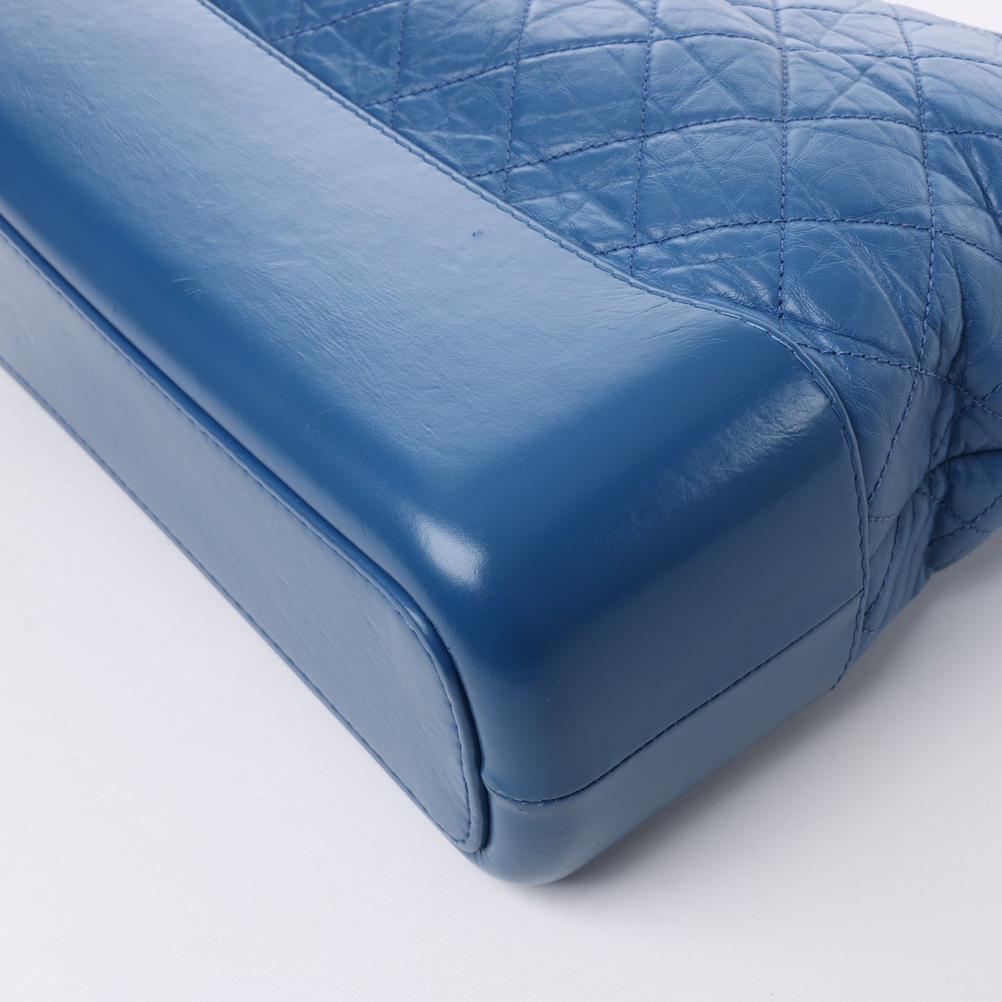 Chanel Gabrielle Doo Chanel Vintage calf Chain Shoulder Bag Blue Gold x Silver Metal Fittings 27113839