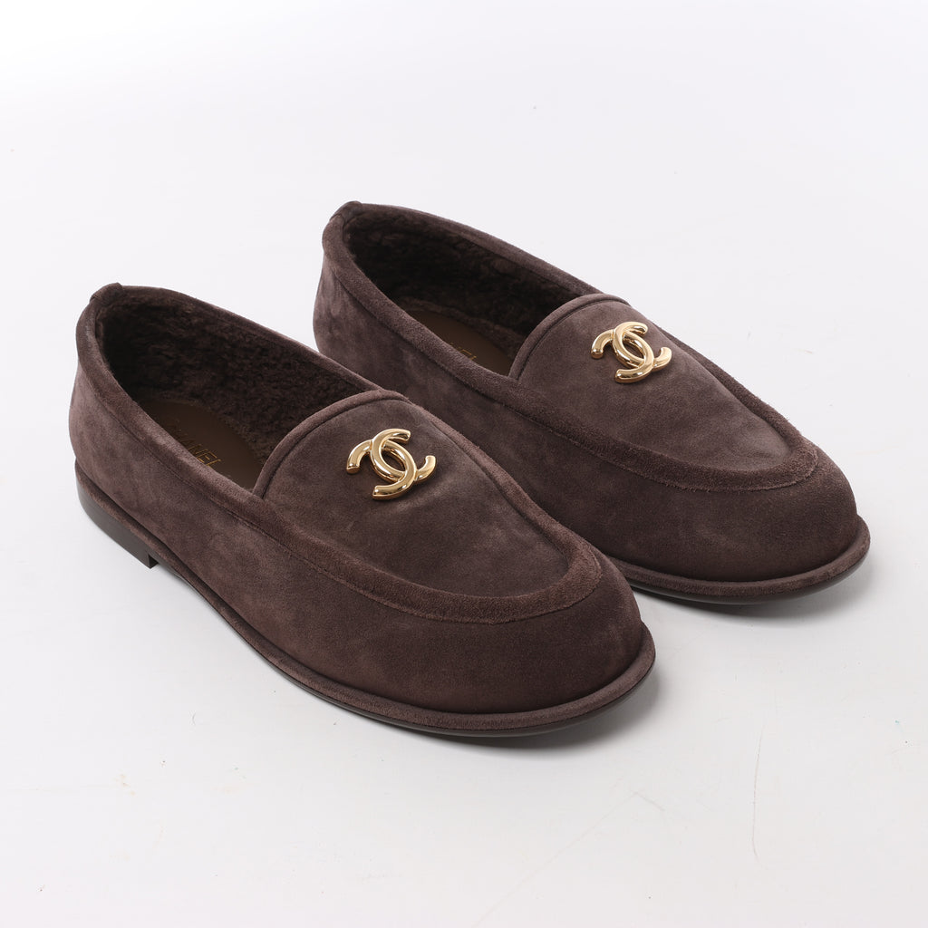 Chanel CC logo Suede x Shearling Loafers in Brown, Size 40.5 EU
