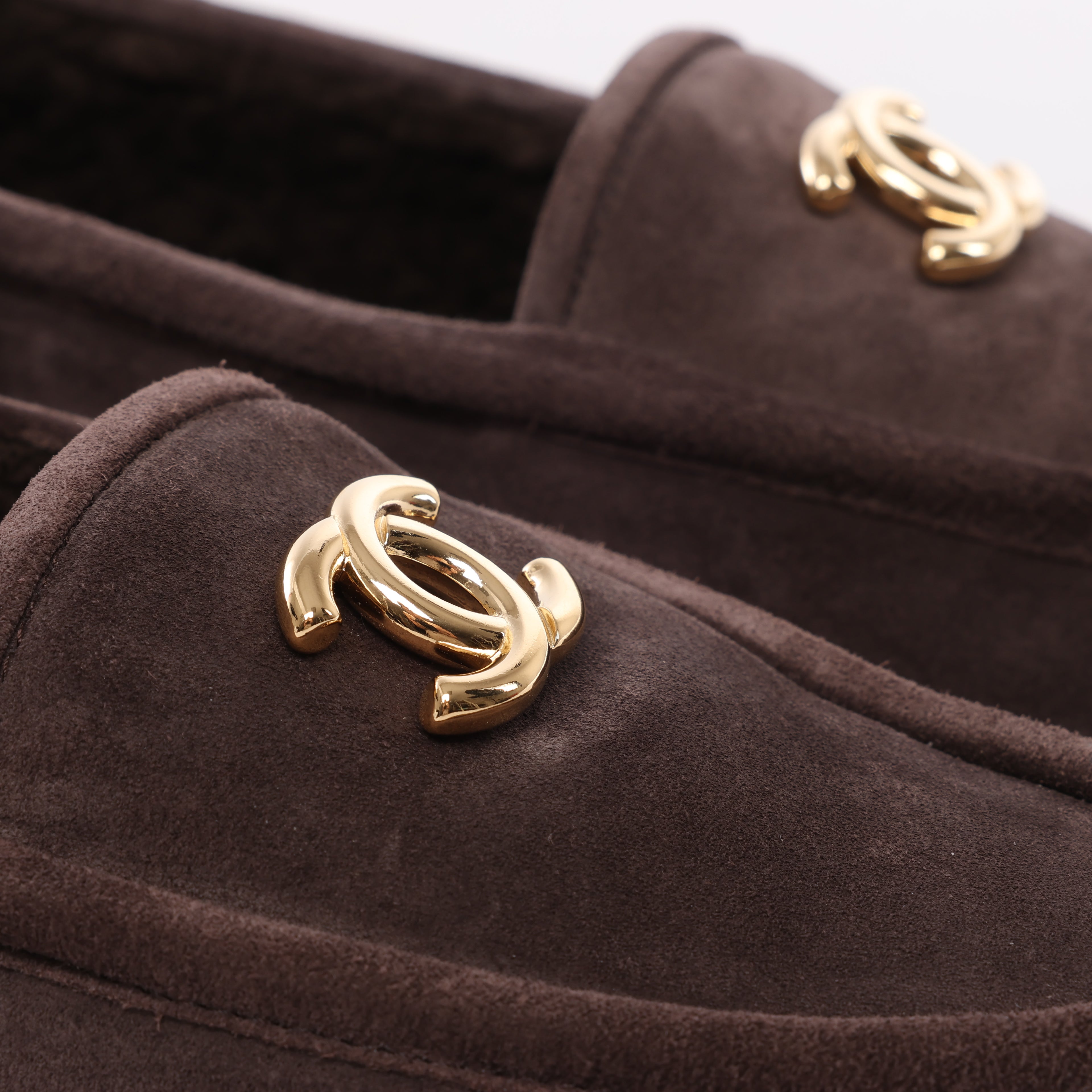 Chanel CC logo Suede x Shearling Loafers in Brown, Size 40.5 EU