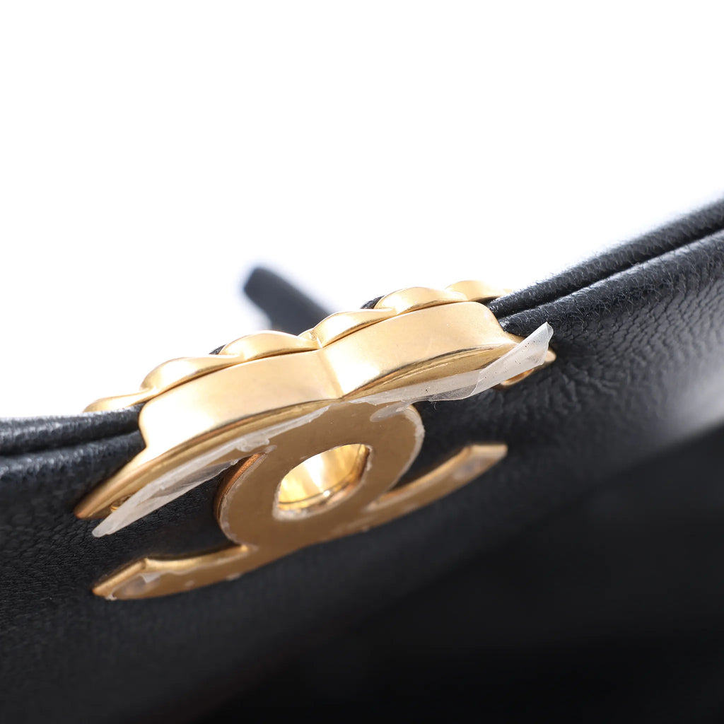 Chanel Chanel 19 Large Leather Chain Shoulder Bag in Black 30157954