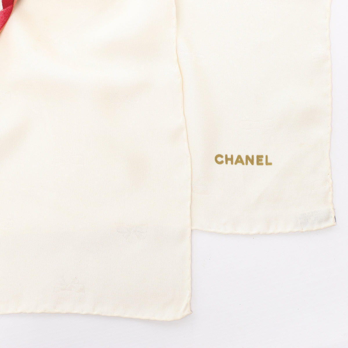 Chanel Vintage Camellia Silk handkerchief in Beige x Red