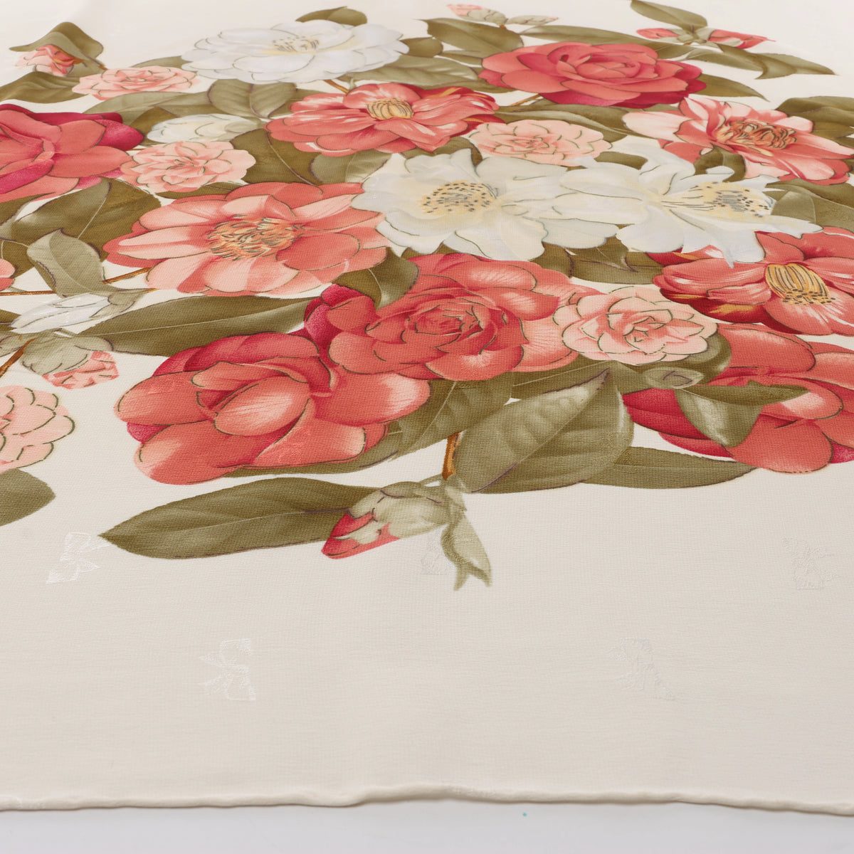 Chanel Vintage Camellia Silk handkerchief in Beige x Red