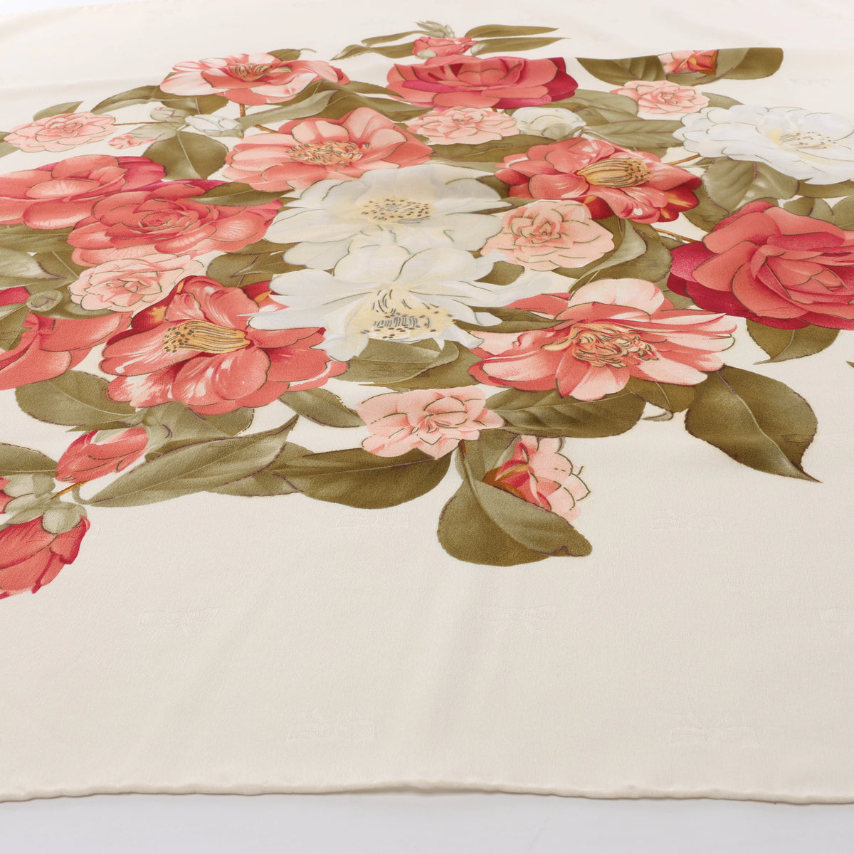 Chanel Vintage Camellia Silk handkerchief in Beige x Red