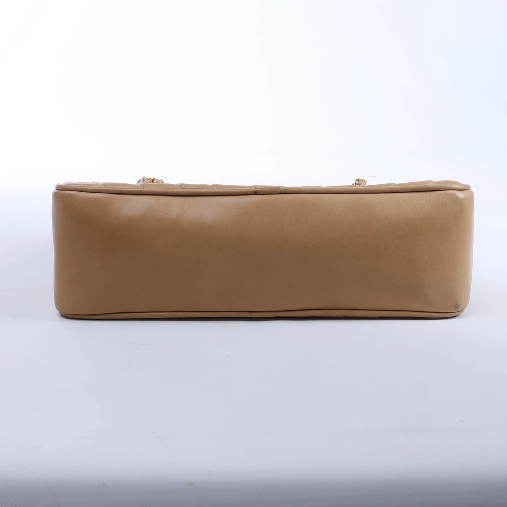 Chanel Chevron Leather Chain Shoulder Bag in Beige