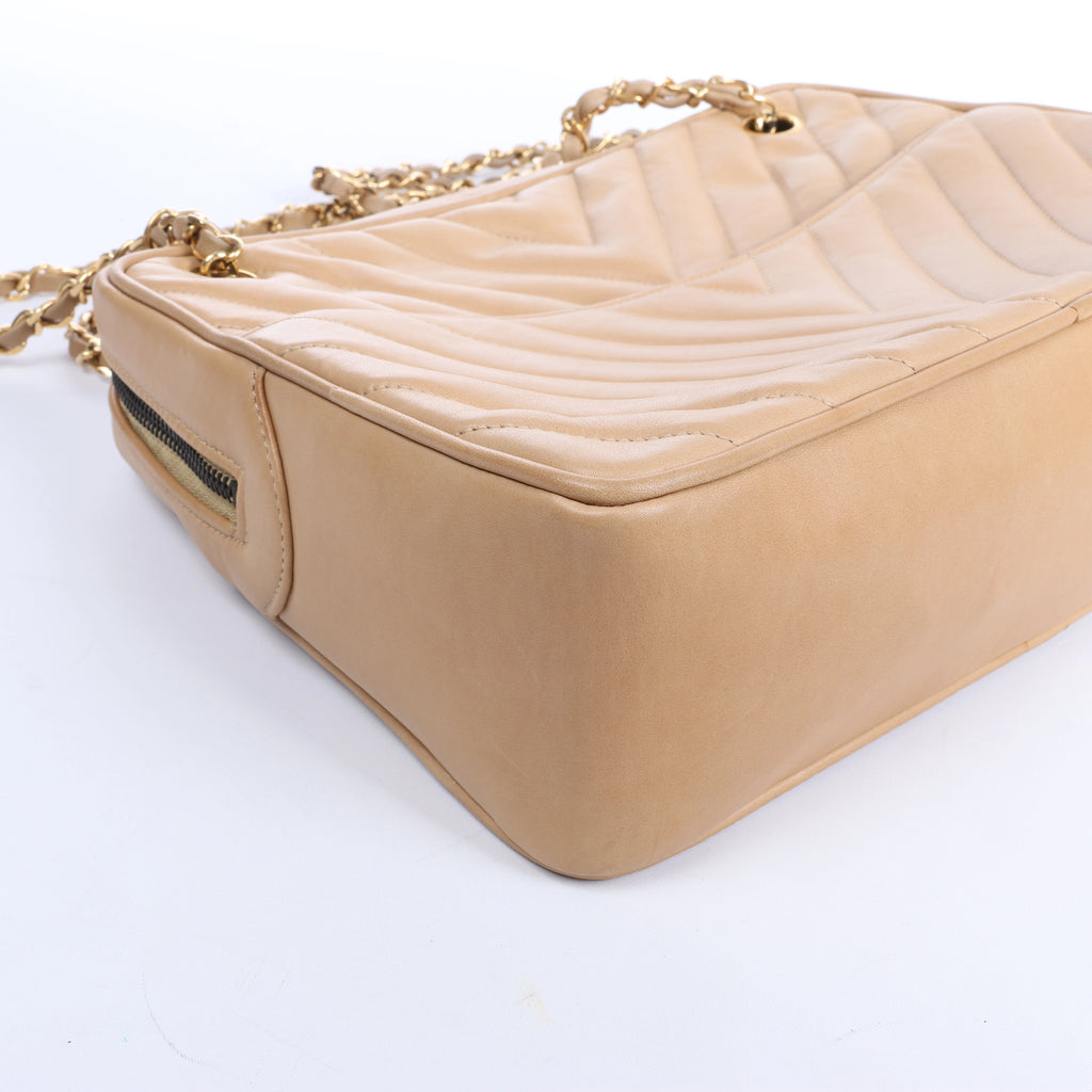 Chanel Chevron Leather Chain Shoulder Bag in Beige