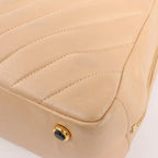 Chanel Chevron Leather Shoulder bag in Beige 1881694