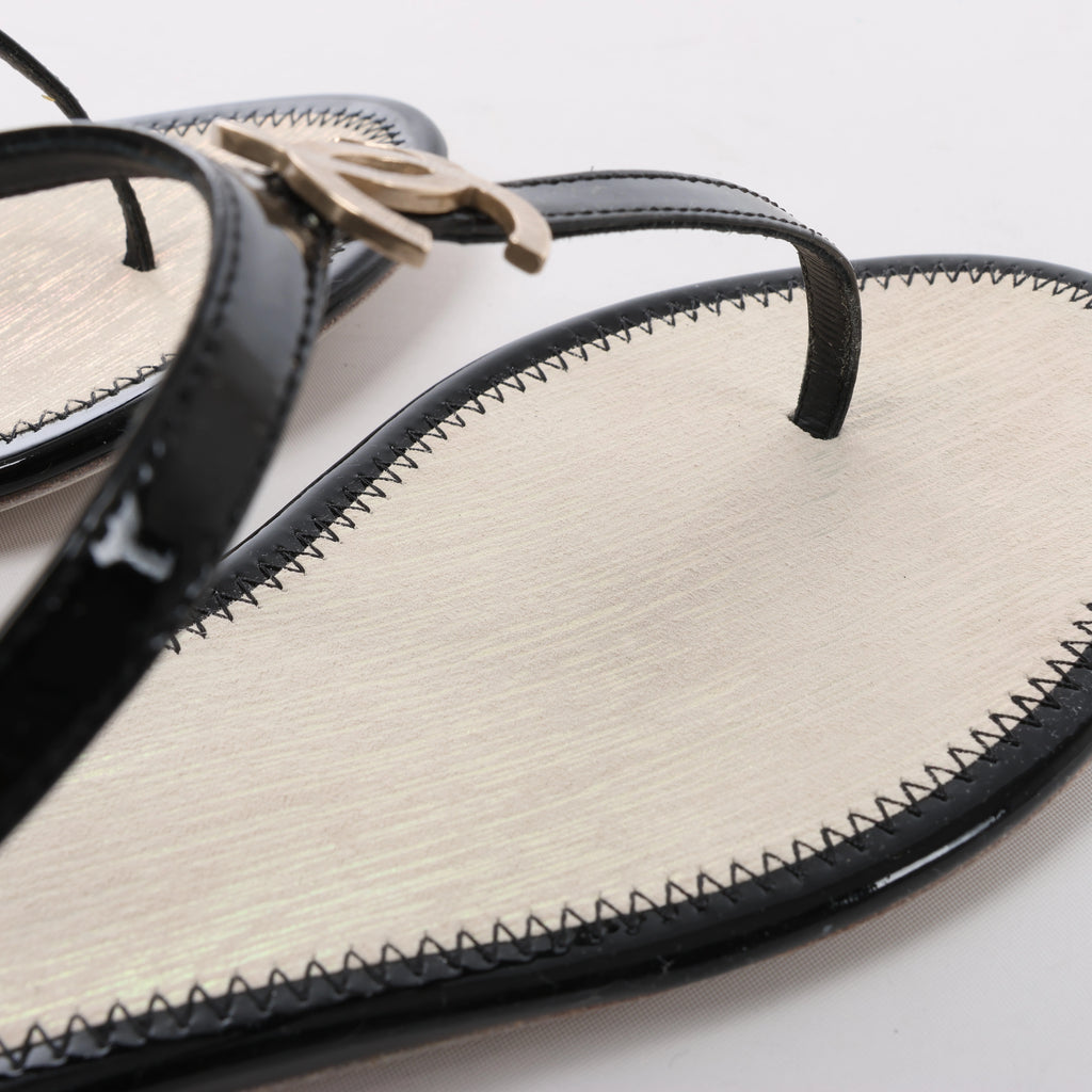 Sandalias de piel Coco Mark de CHANEL en color negro, talla 38 EU