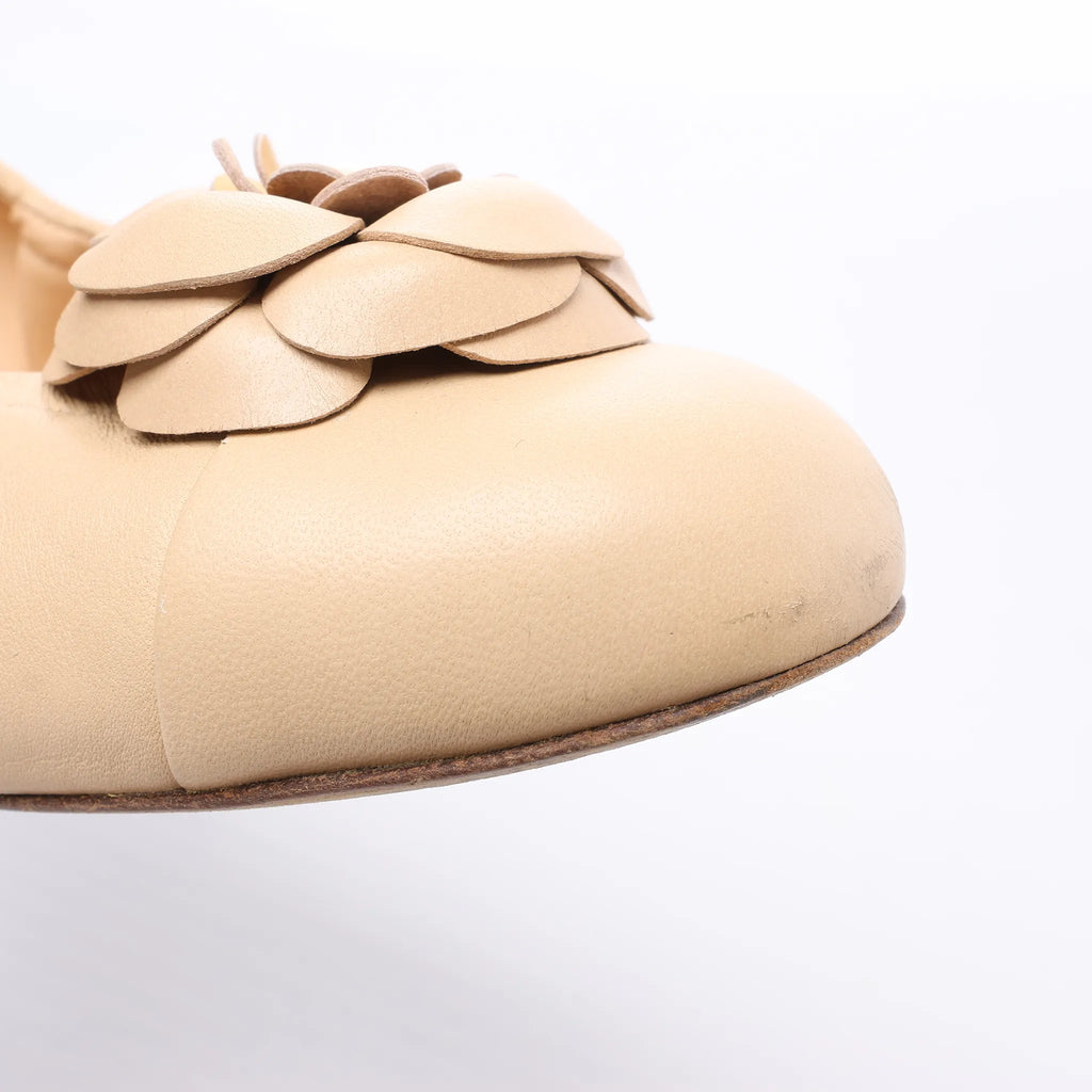 Chanel Coco Mark Camelia Leather Ballet Flats in Beige G32912, Size 39.5 EU