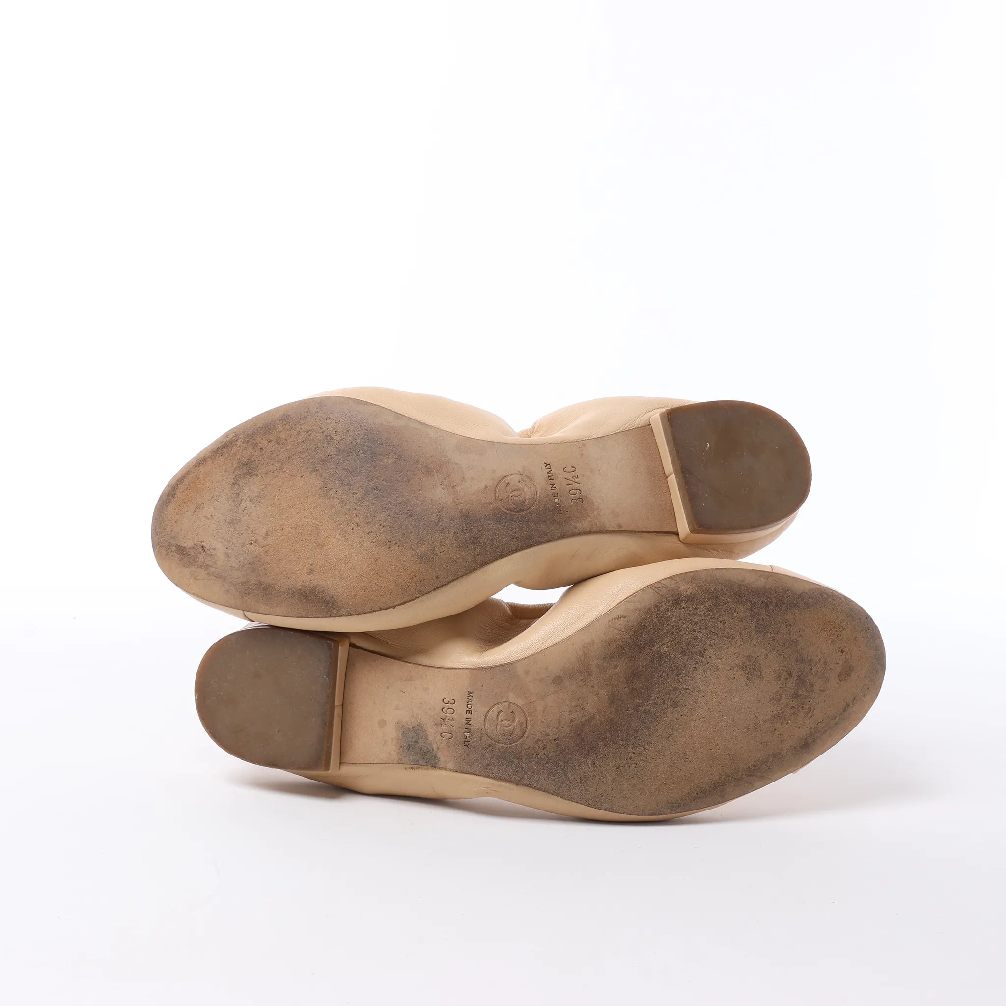 Chanel Coco Mark Camelia Leather Ballet Flats in Beige G32912, Size 39.5 EU
