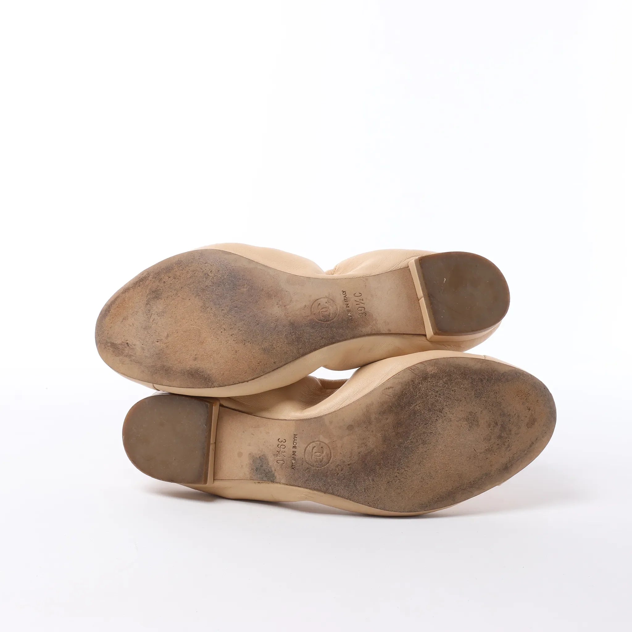 Chanel Coco Mark Camelia Leather Ballet Flats in Beige G32912, Size 39.5 EU
