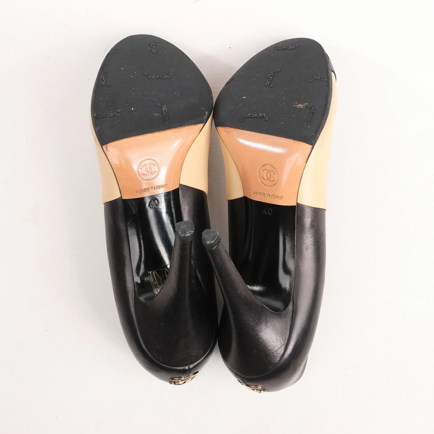 Chanel Coco Mark Leather Heels Beige x Black G26228, Size 40 EU