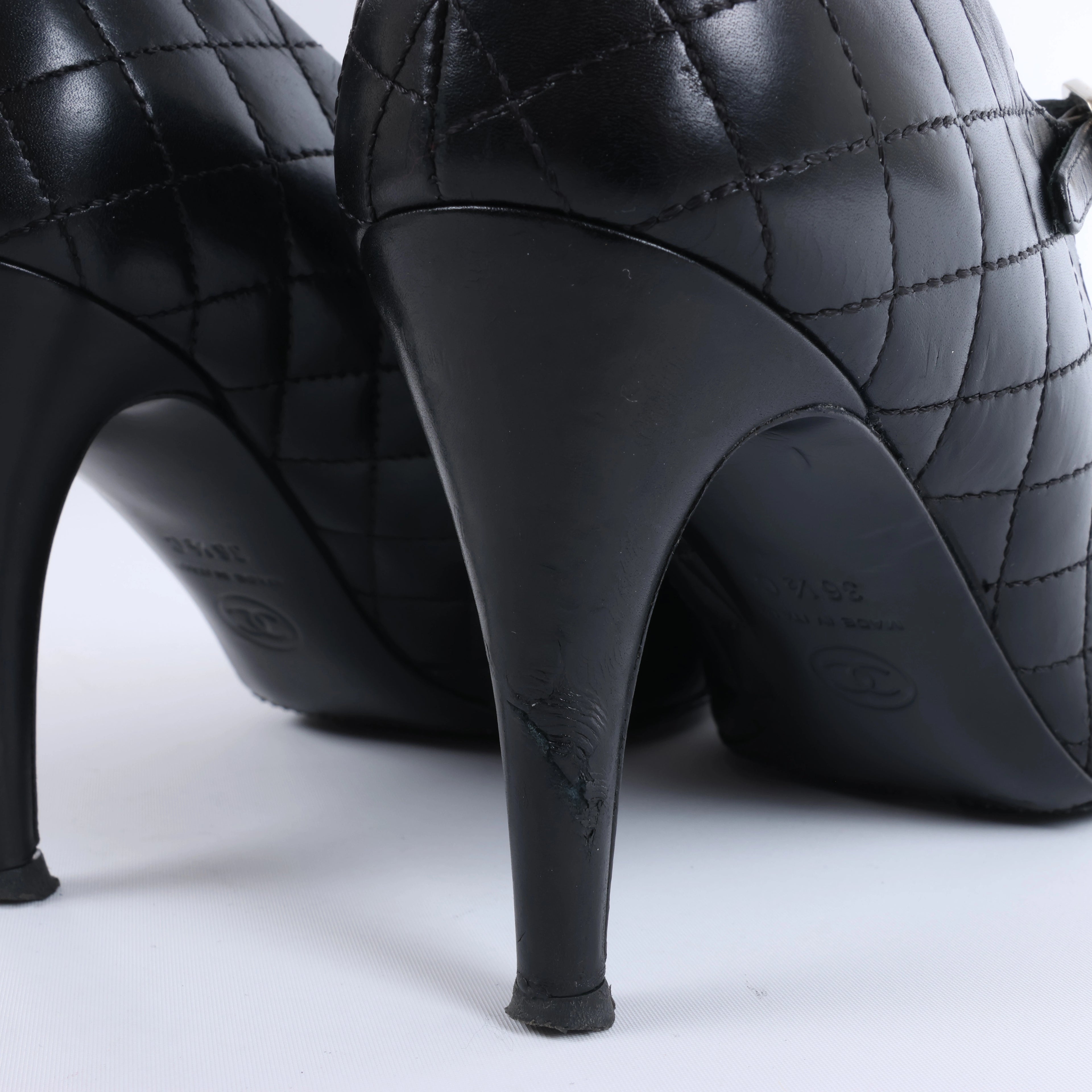 Sandalias de piel Coco Mark de CHANEL en color negro, talla 38 EU