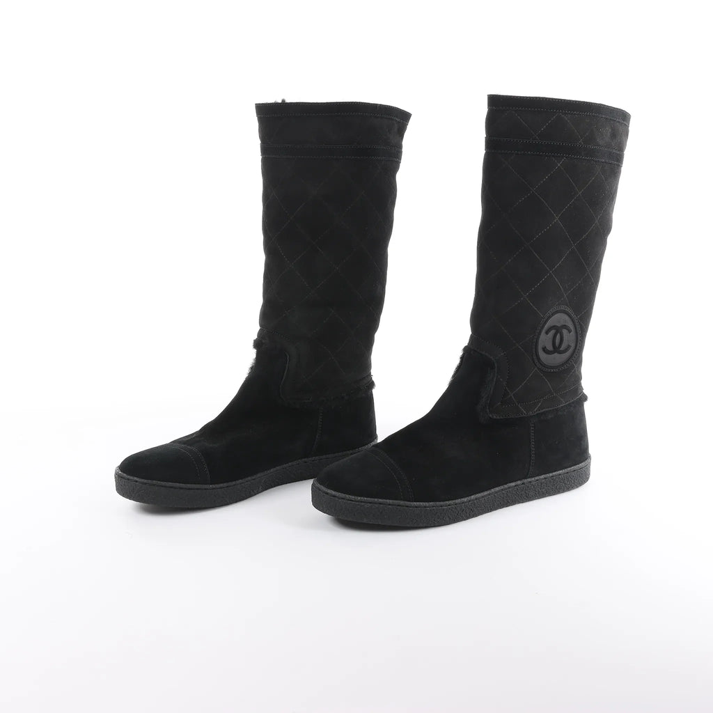 Chanel Coco Mark Matelasse Suede 2WAY Fur Mouton Boots in Black IG26557, Size 38 EU