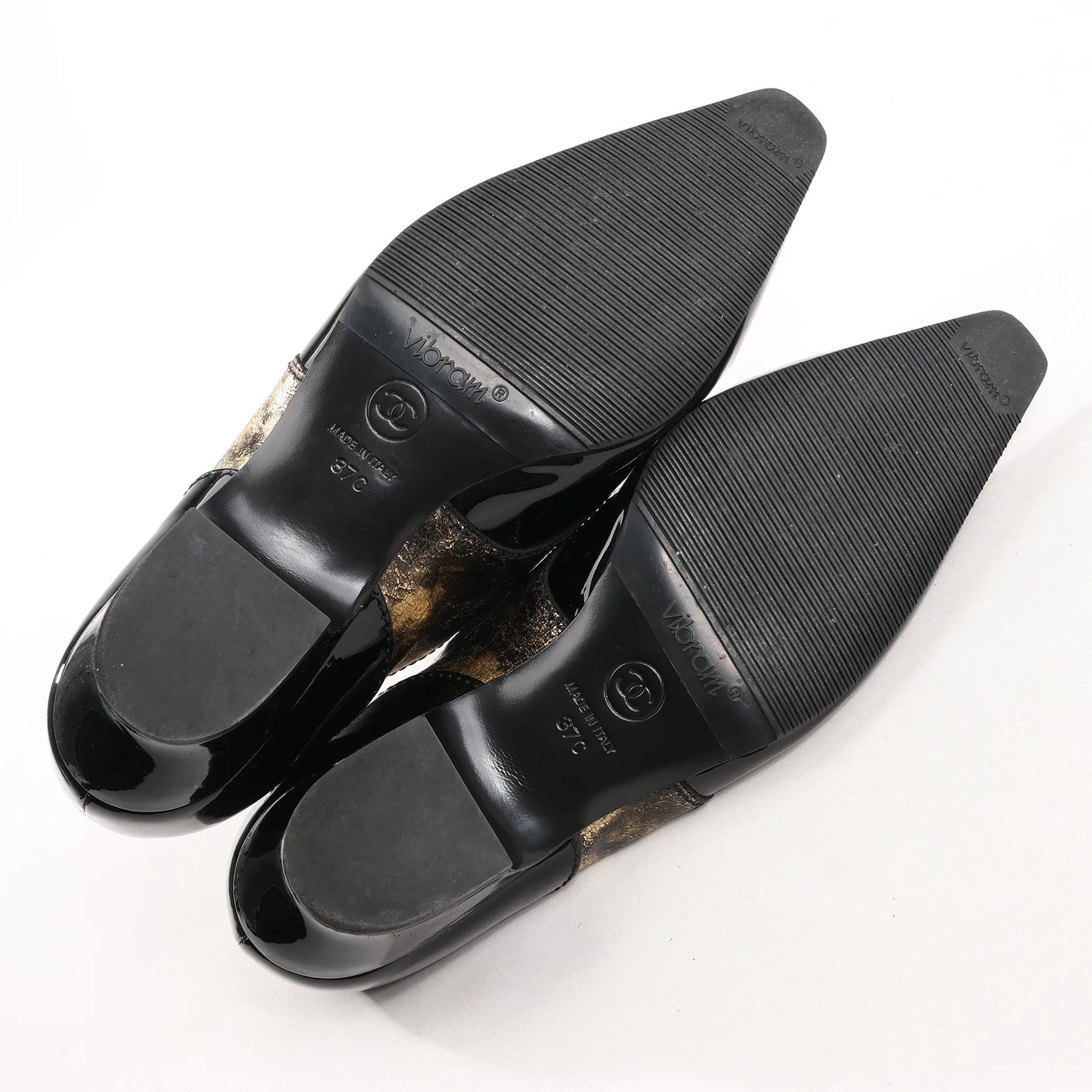 Chanel Coco Mark Patent Leather Loafers in Black x Gold G34275, Size 37 EU