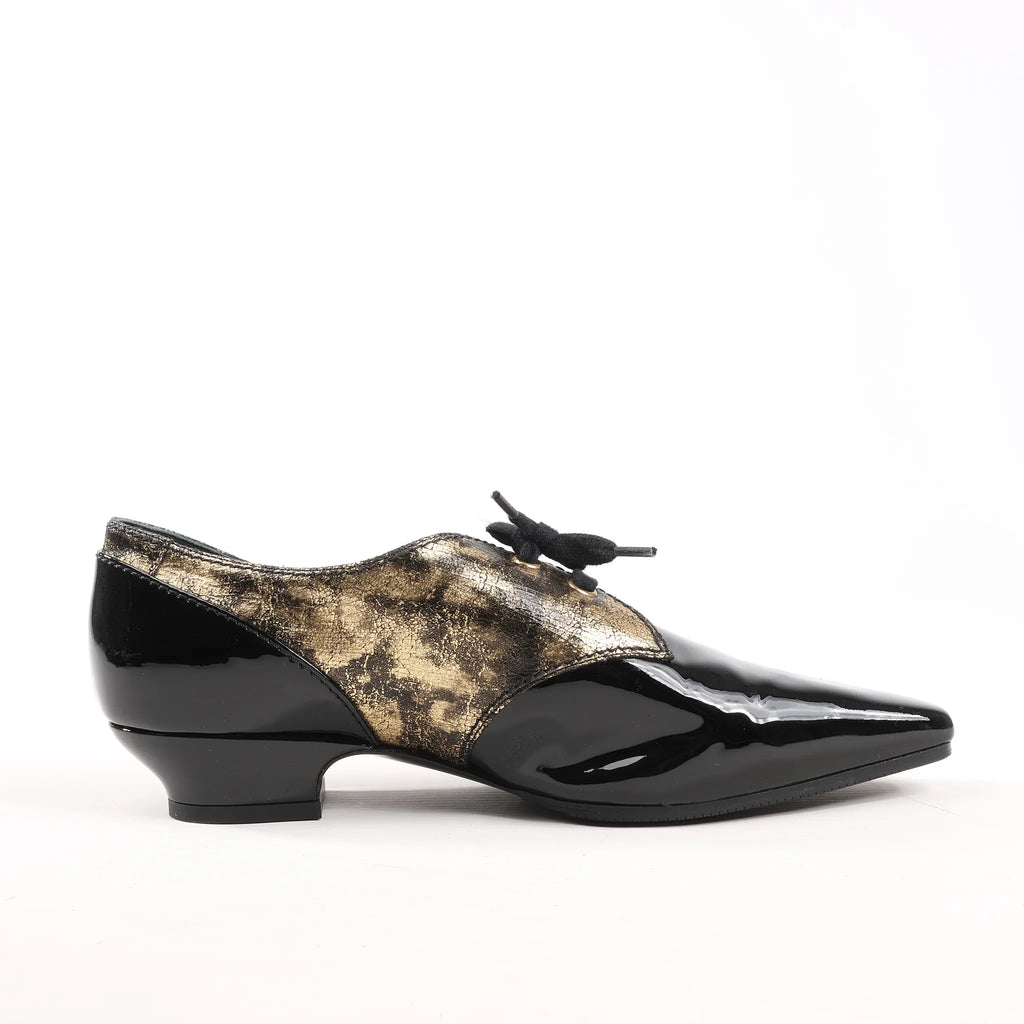 Chanel Coco Mark Patent Leather Loafers in Black x Gold G34275, Size 37 EU