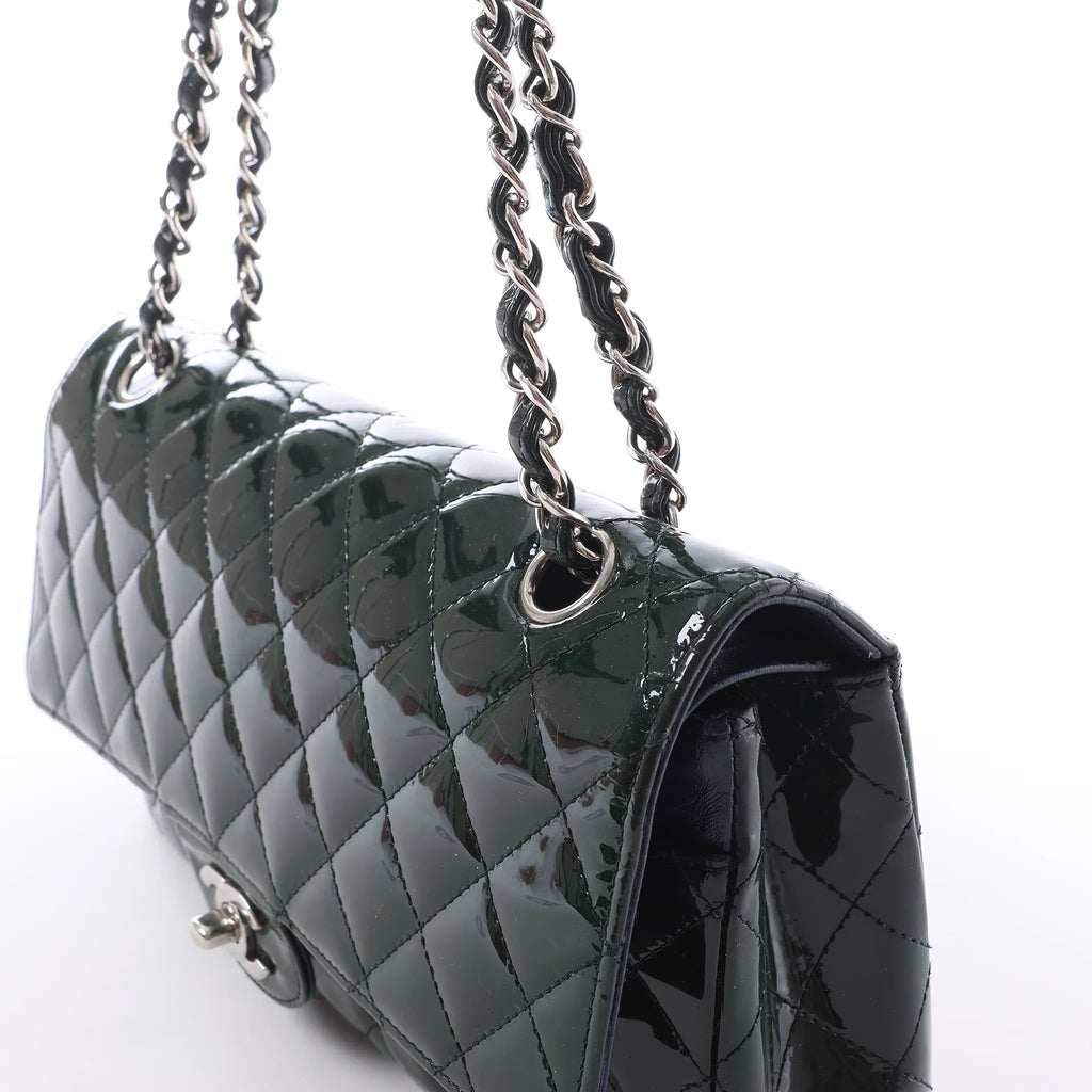 Chanel Classic Matelasse 25 Patent Leather Double Flap Double Chain Shoulder Bag in Green A01112