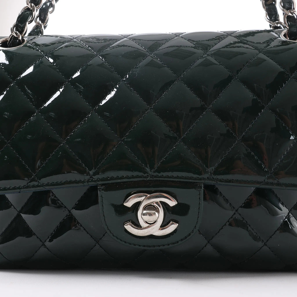 Chanel Classic Matelasse 25 Patent Leather Double Flap Double Chain Shoulder Bag in Green A01112