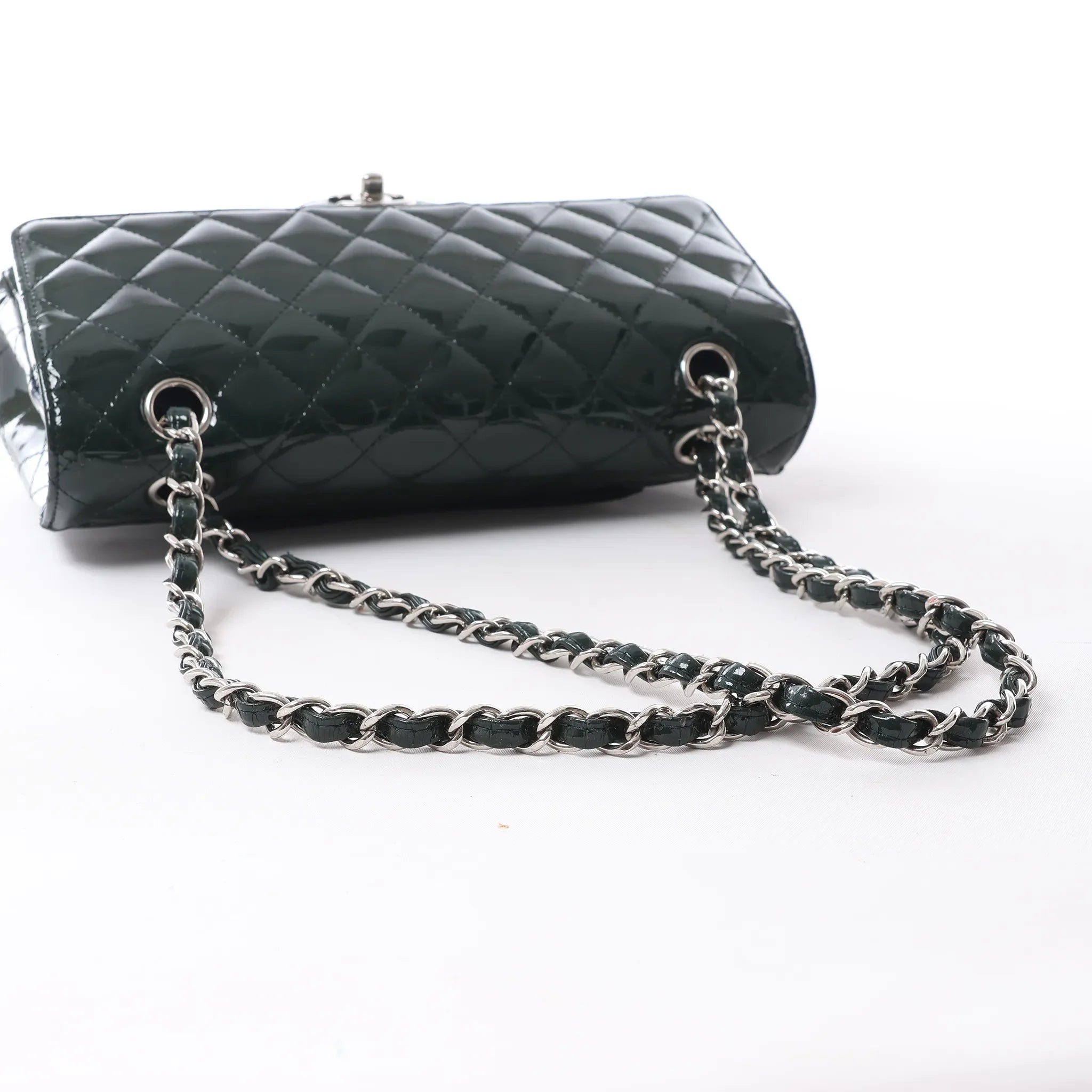 Chanel Classic Matelasse 25 Patent Leather Double Flap Double Chain Shoulder Bag in Green A01112