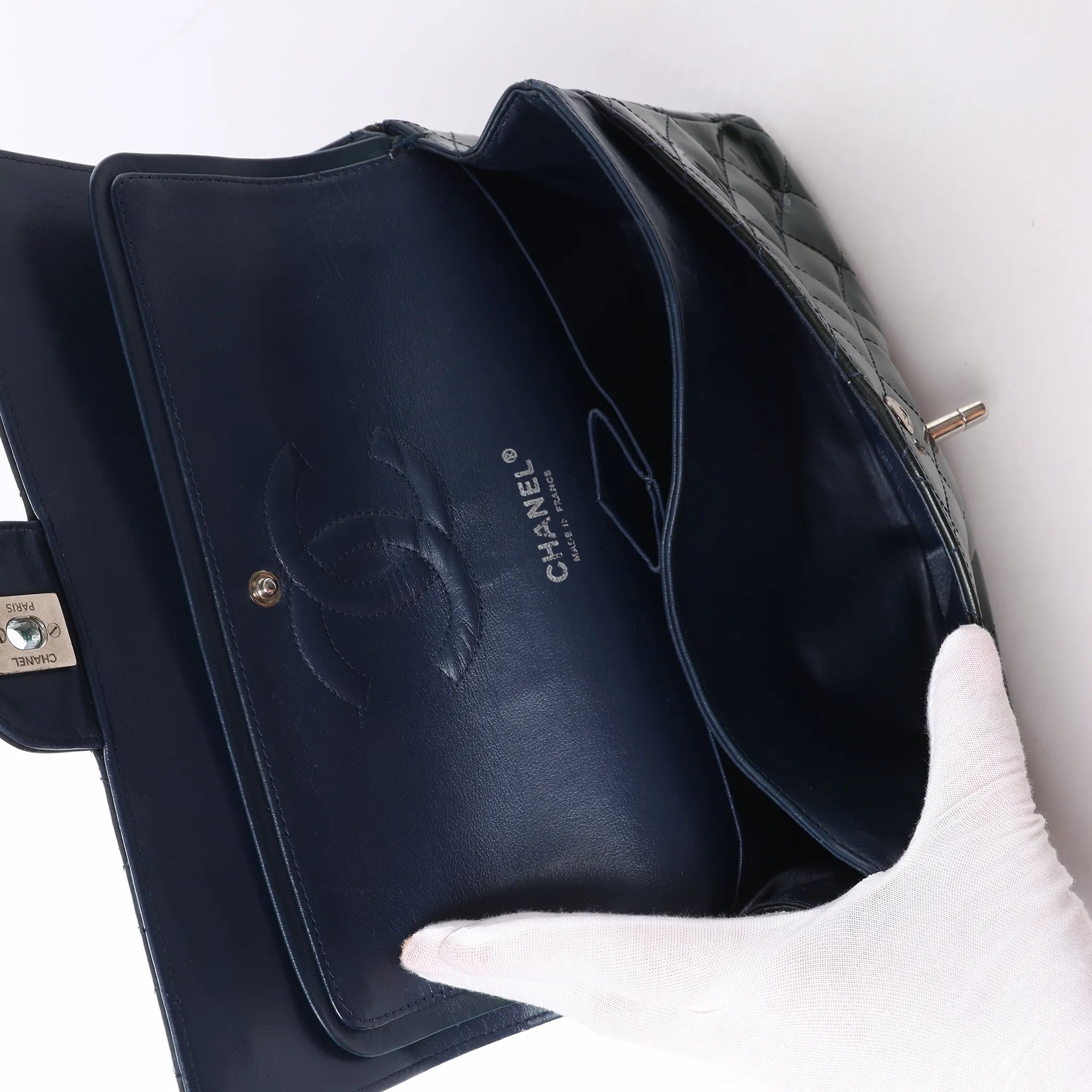 Chanel Classic Matelasse 25 Patent Leather Double Flap Double Chain Shoulder Bag in Green A01112