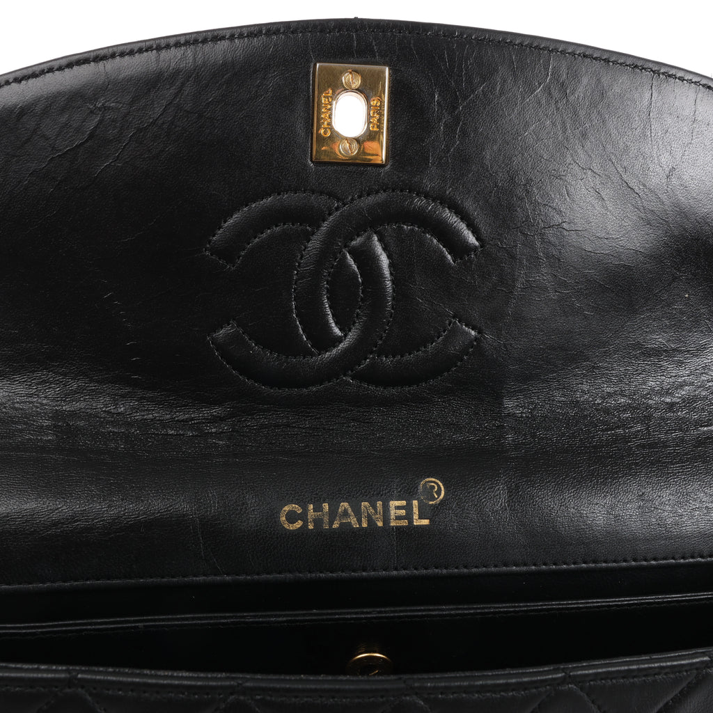 Bolso de hombro Chanel Gabrielle Doo Vintage con cadena de becerro y detalles metálicos en azul, dorado y plateado 27113839