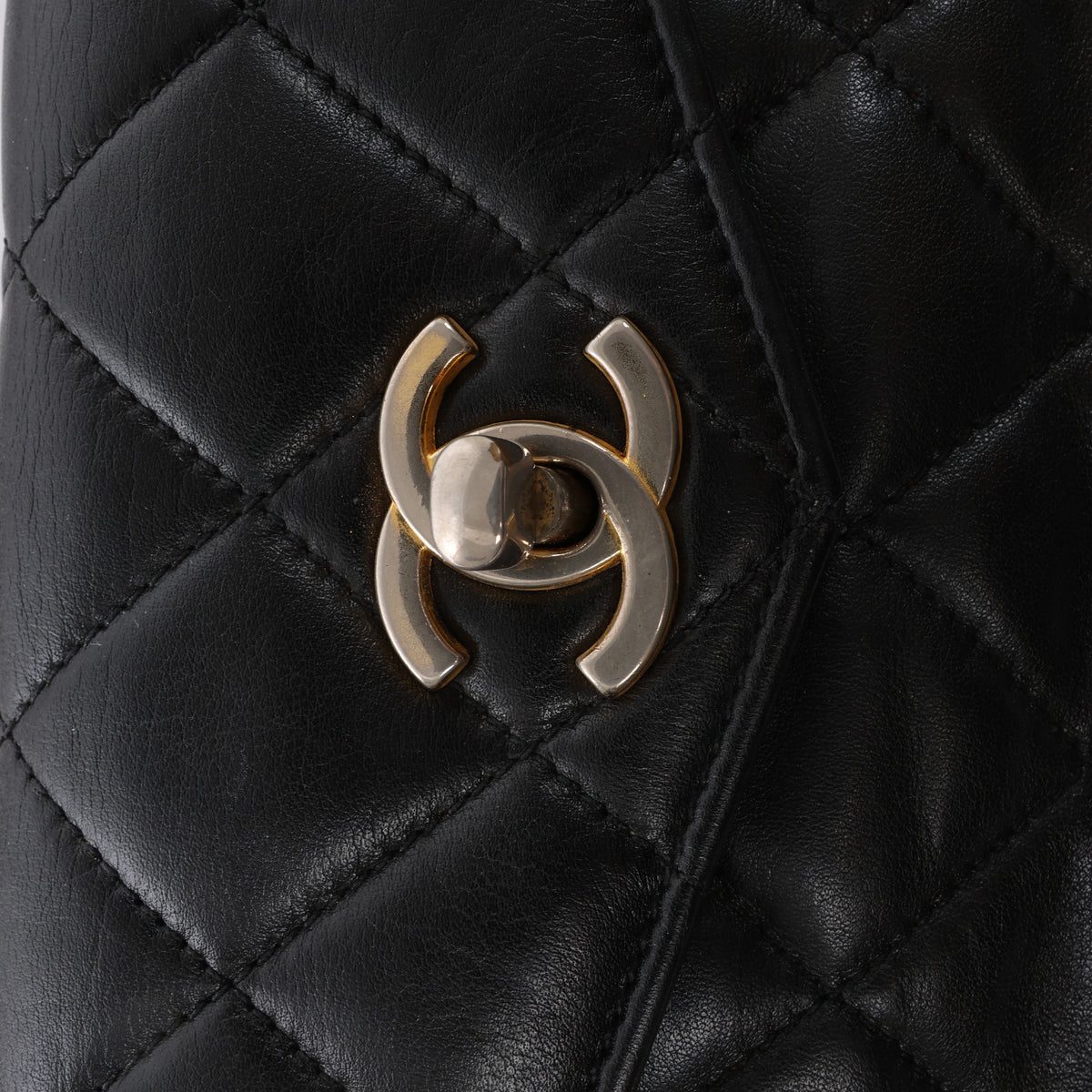 Chanel Vintage Classic Matelasse Leather Belt Bag in Black