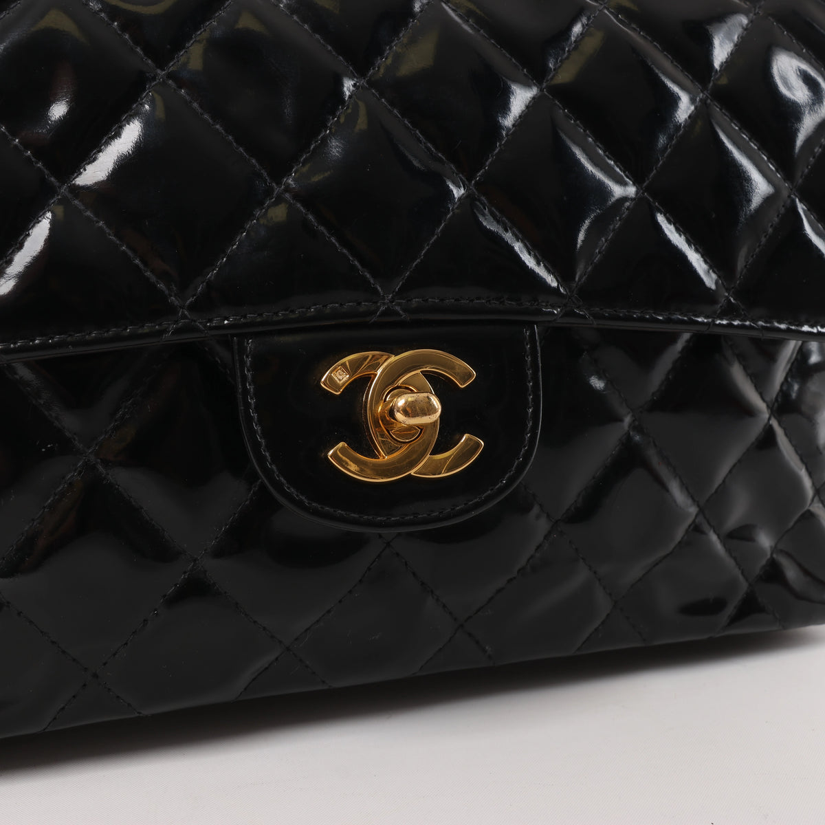 Bolso de hombro Chanel Chevron de piel en beige 1881694