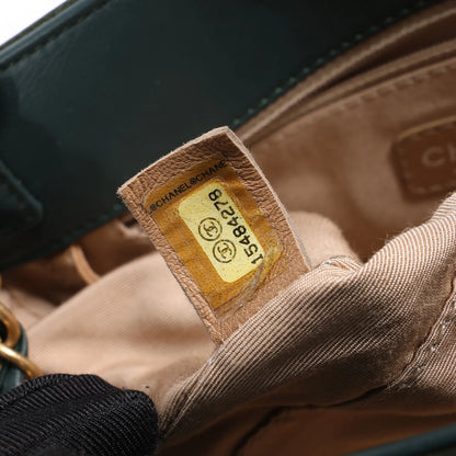 Chanel Reissue – Akkordeon-Schultertasche aus gestepptem Ledermix in Grün