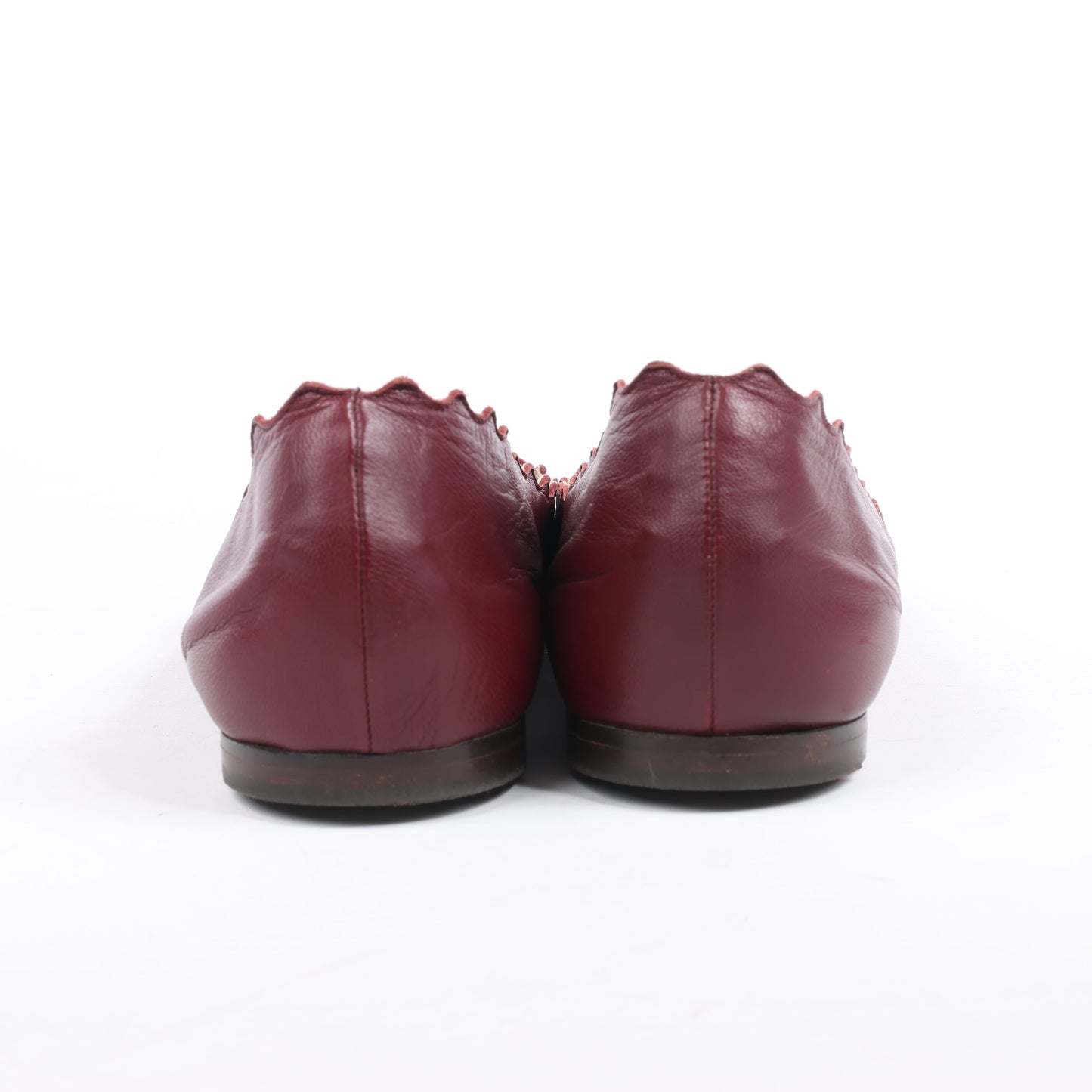 Chloe Leather Scalloped Ballet Flats in Burgundy, Size 38