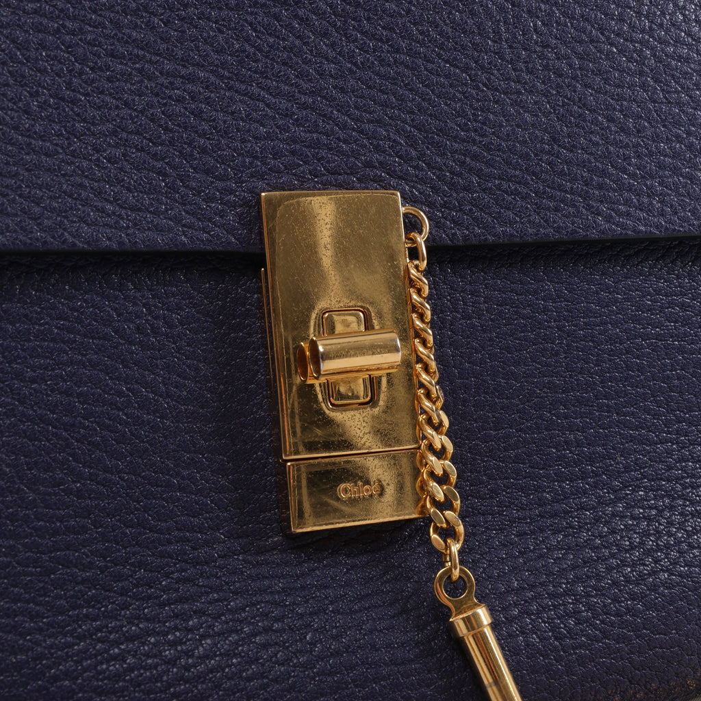 Bolso de hombro de piel Darryl de Chloe en color topo