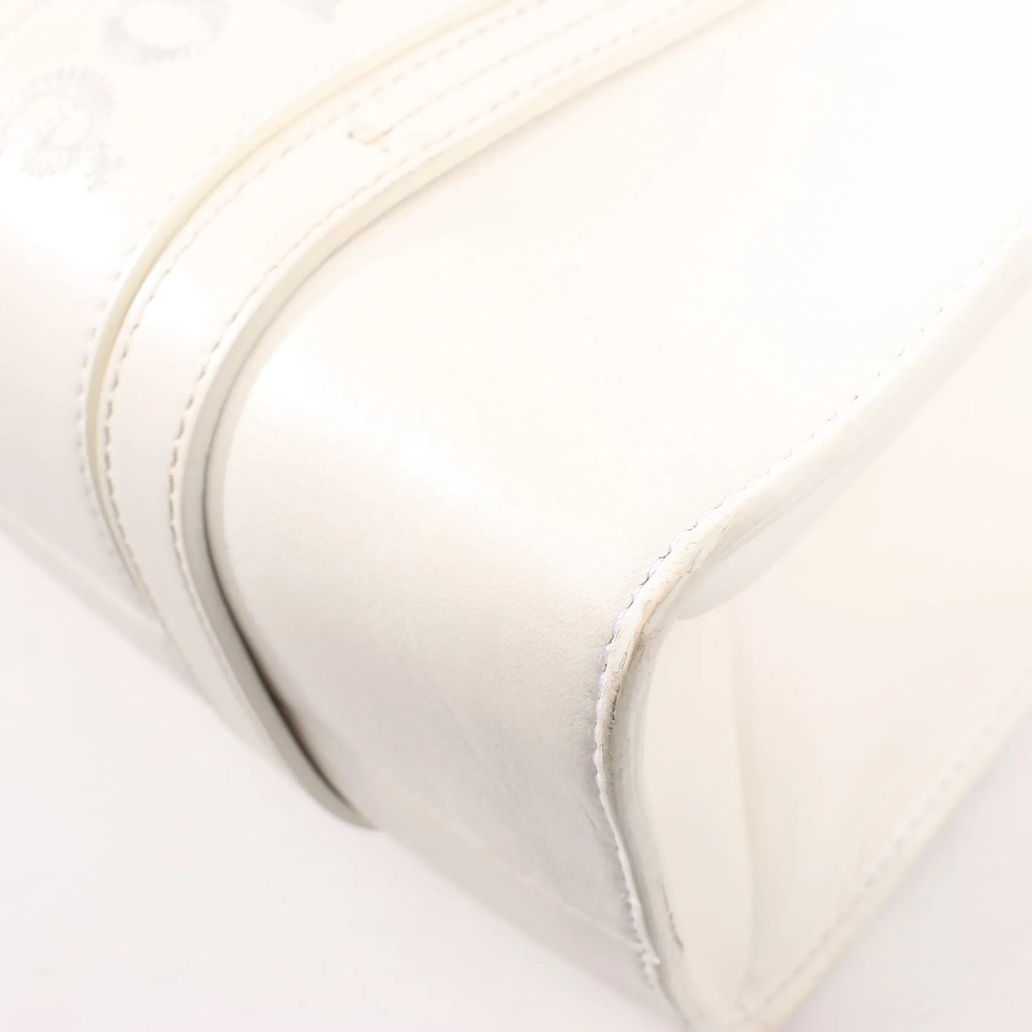 Chloé Woody Medium Leather Handbag in White